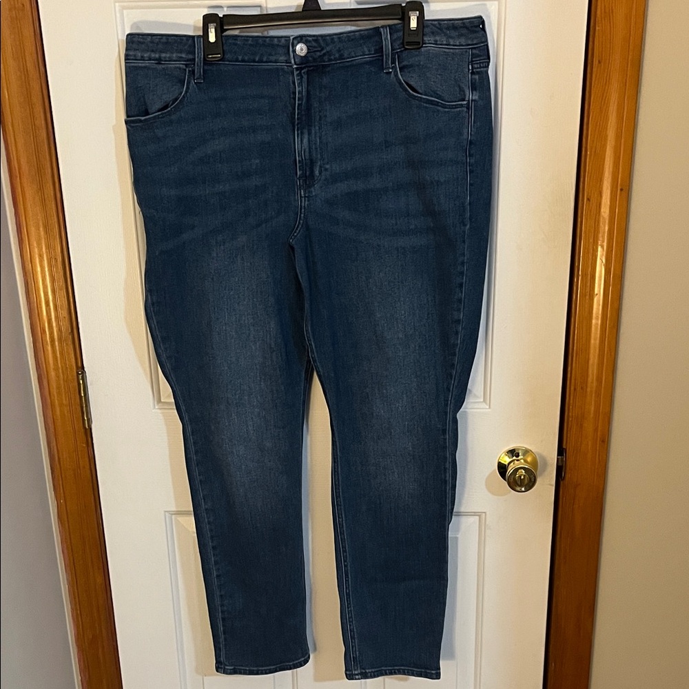 Women’s High Rise Wow Straight Jeans
